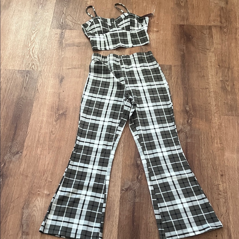 No Boundaries Plaid Flare Jumpsuit in Green black and White